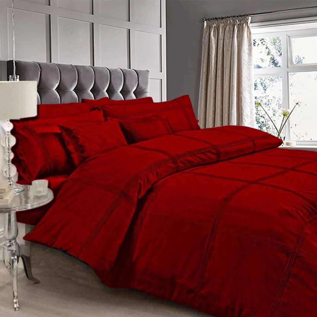 Luxury Box Pleated Duvet Set - Red